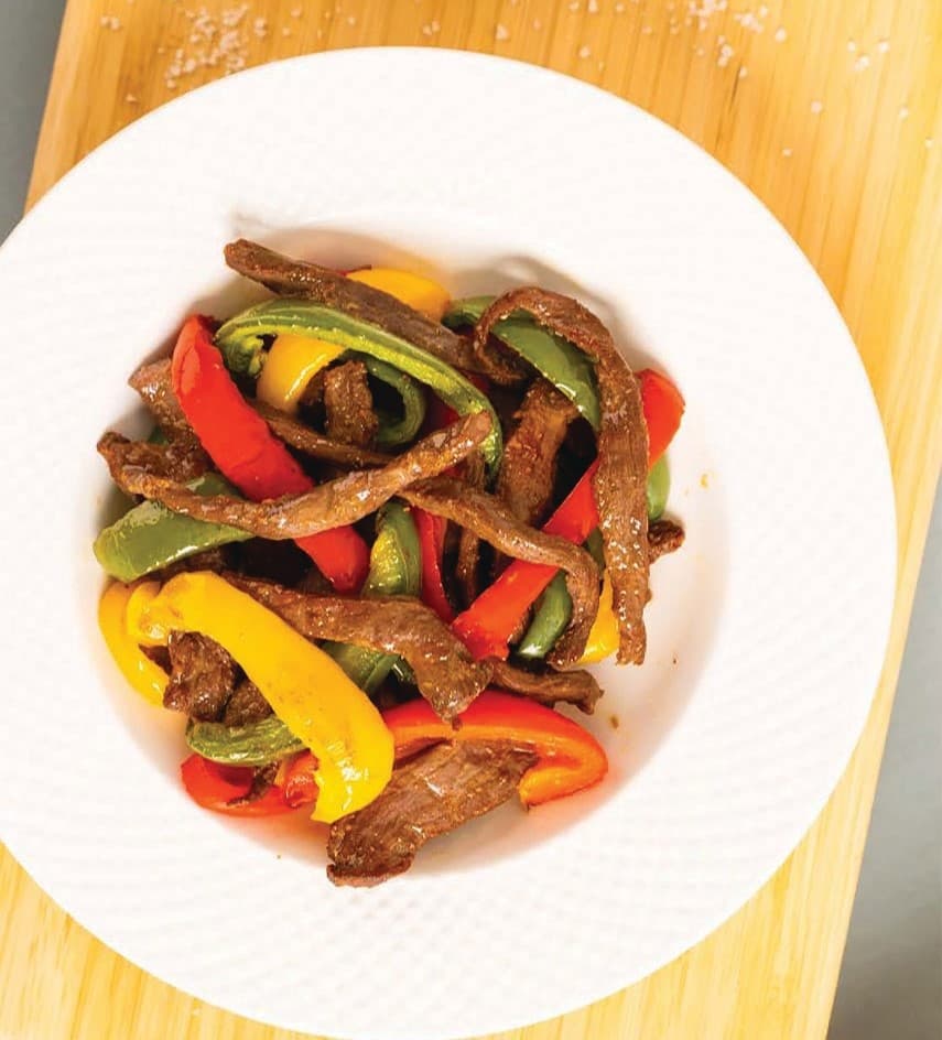 Говядина с болгарским перцем и диким рисом