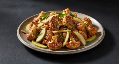 Цветная капуста, жареная на коричневом масле