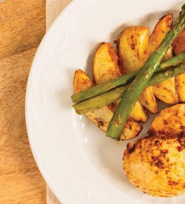 Курица с лимонным картофелем и зелёной спаржей